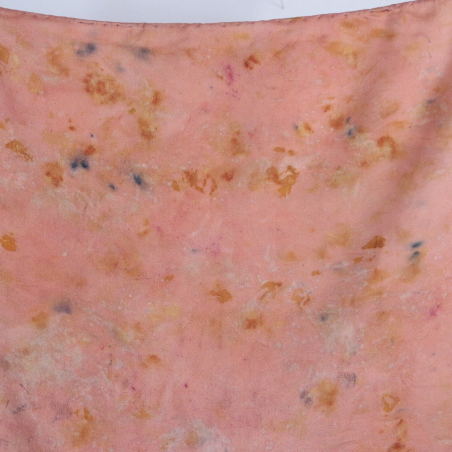 Foulard de soie charmeuse teint naturellement 22x22